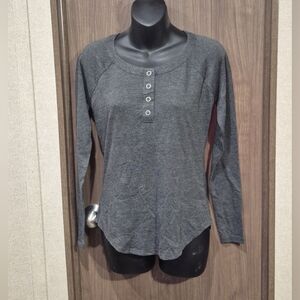 Chaser NWT Women Size S Henley Shirttail Long Sleeve Dark Heather Gray Tiny Flaw